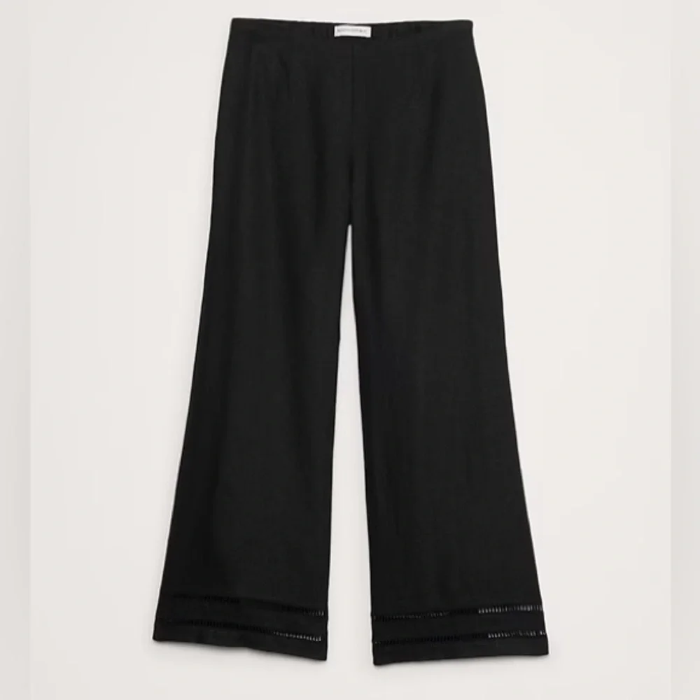 NWT! Banana Republic Mid-Rise Kick-Flare Lace-Trim Linen Ankle Pant - 12 LONG 🤎